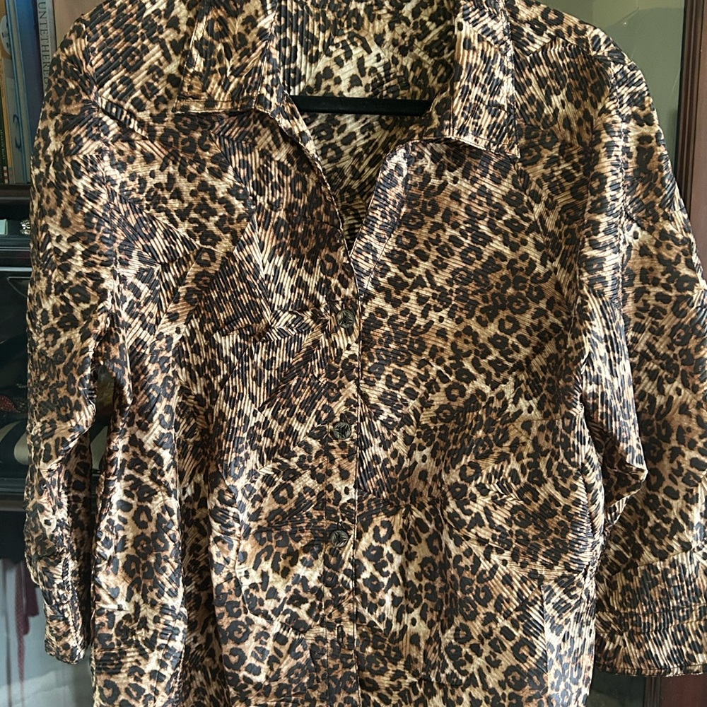 Maggy London Animal Print Button-Down blouse, hand wash